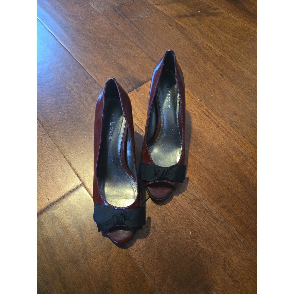 Liz Claiborne burgundy patent heels